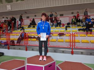 Birgit Riedel wird Landesmeisterin mit der Kugel und im Hochsprung