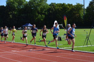 Alexander Seeliger und Robert Spreer halten sich gut im 800m-Feld