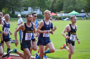 Michael Illgen und Christian Andersch am 3000m-Start